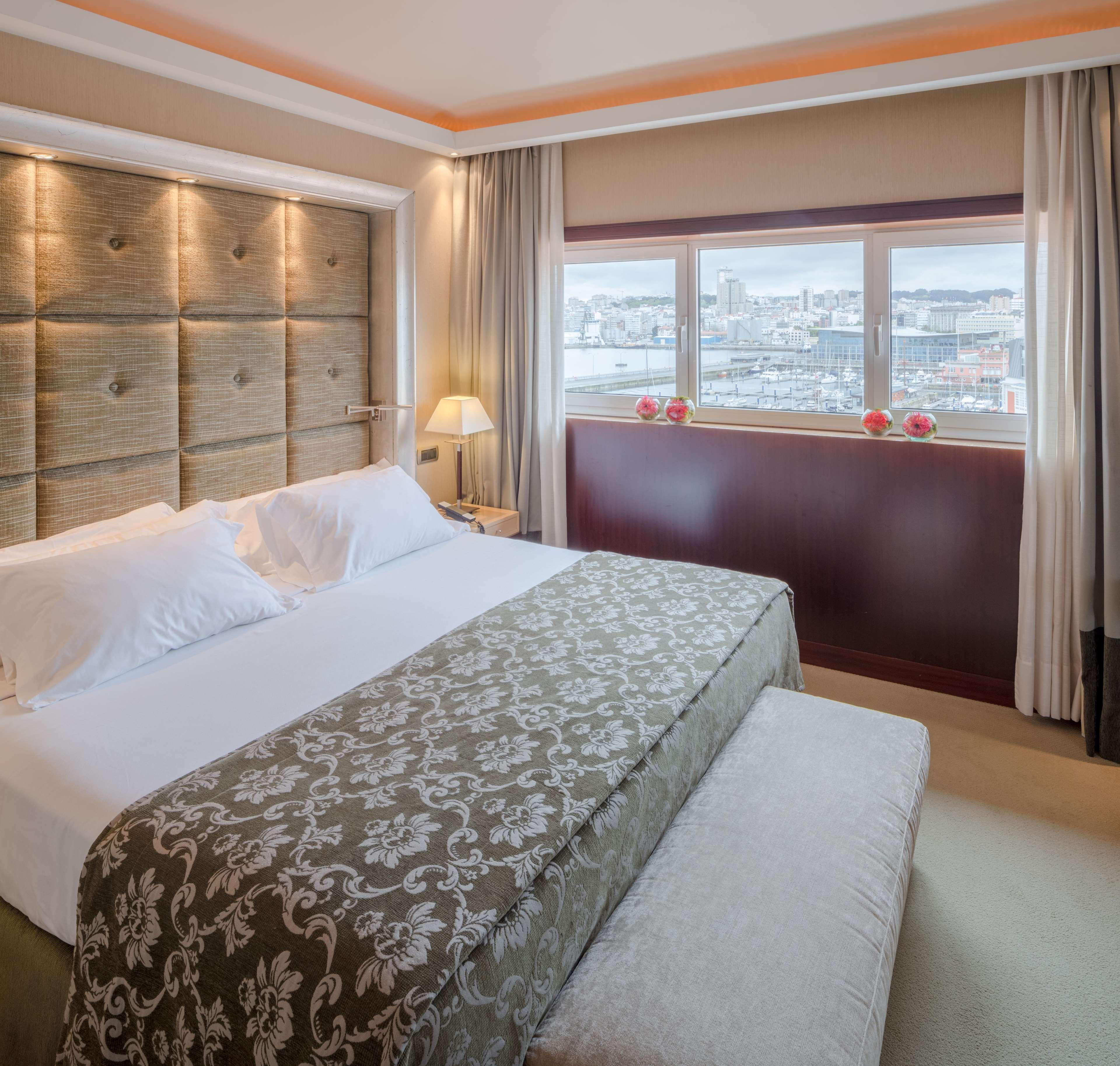 Nh Collection A Coruna Finisterre Extérieur photo A bedroom at the hotel