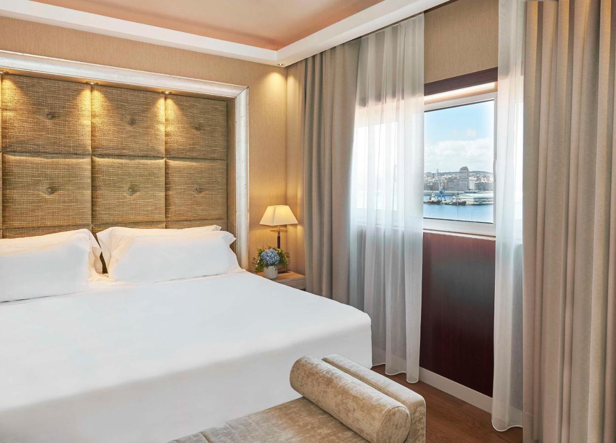 Nh Collection A Coruna Finisterre Extérieur photo A bedroom in the hotel