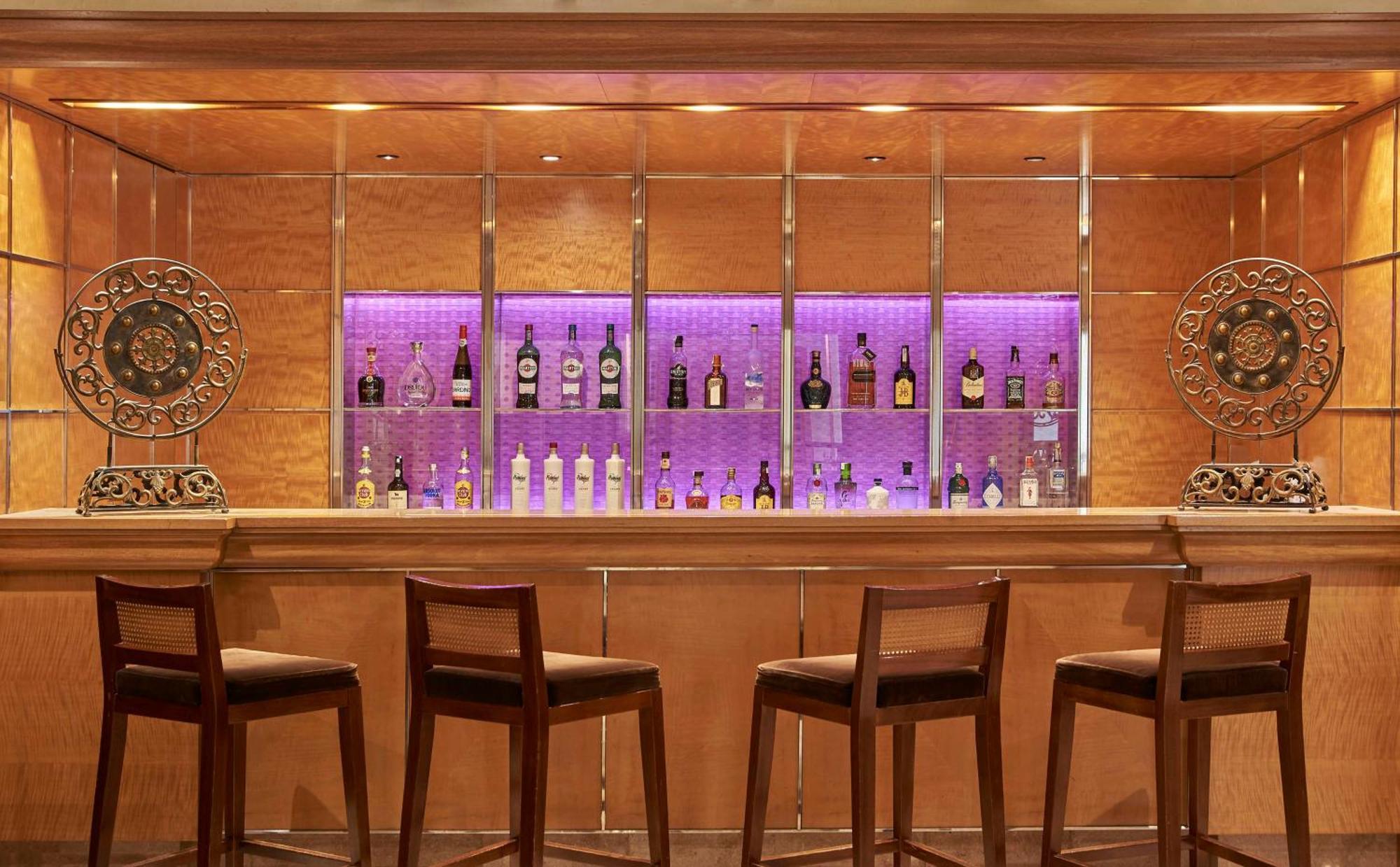 Nh Collection A Coruna Finisterre Extérieur photo The bar at the lounge