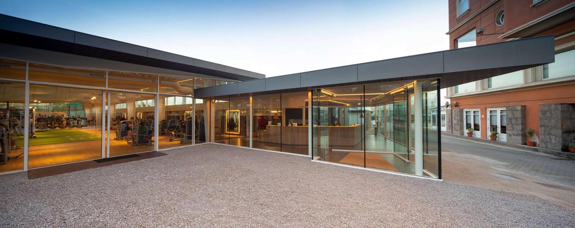Nh Collection A Coruna Finisterre Extérieur photo The new terminal at the airport