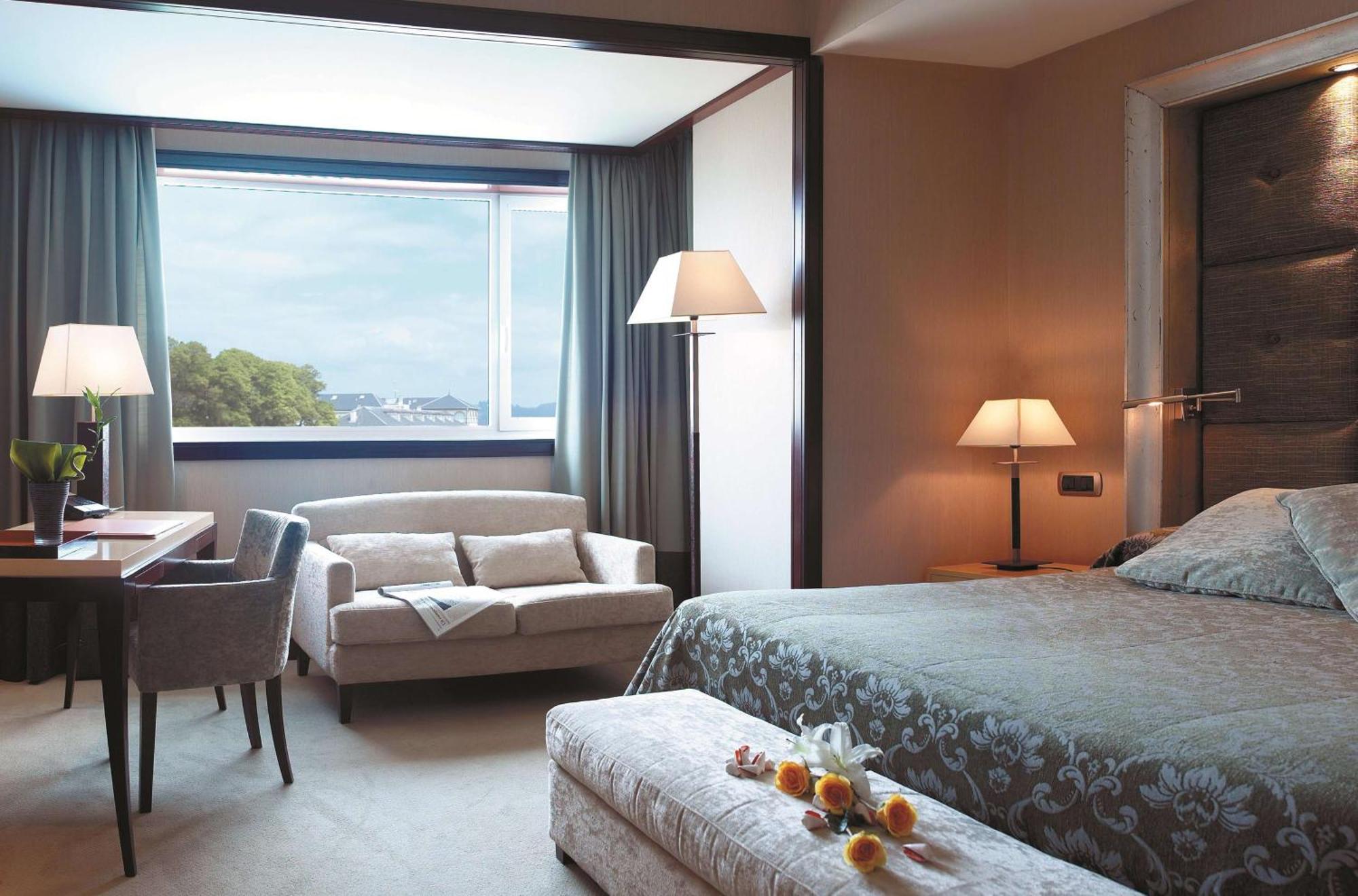 Nh Collection A Coruna Finisterre Extérieur photo A room at the hotel